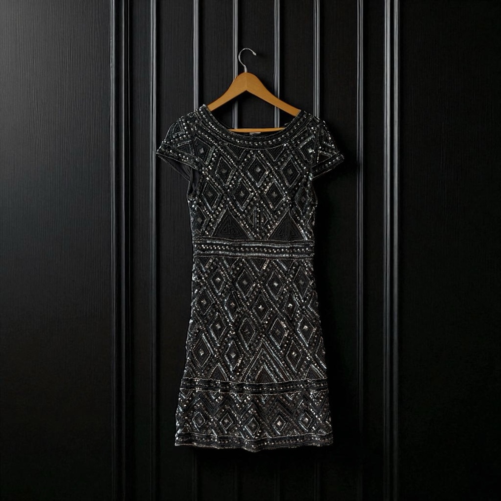 Adrianna Papell Black and Silver‎ Geometric Mini Dress